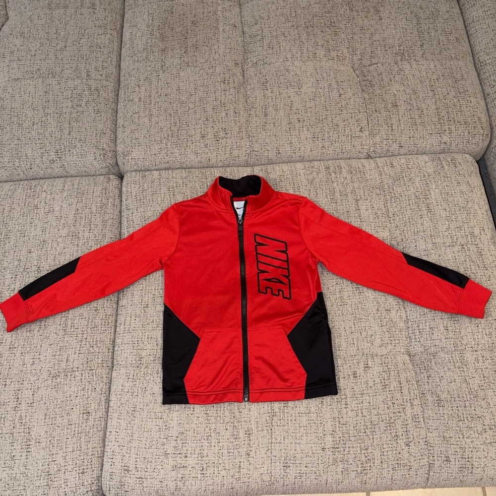 NIKE SIZE 6-7 BOYS Red/BLACK‎ ATHLETIC FULL ZIP SPORTSWEAR TRACK JACKET. Cute